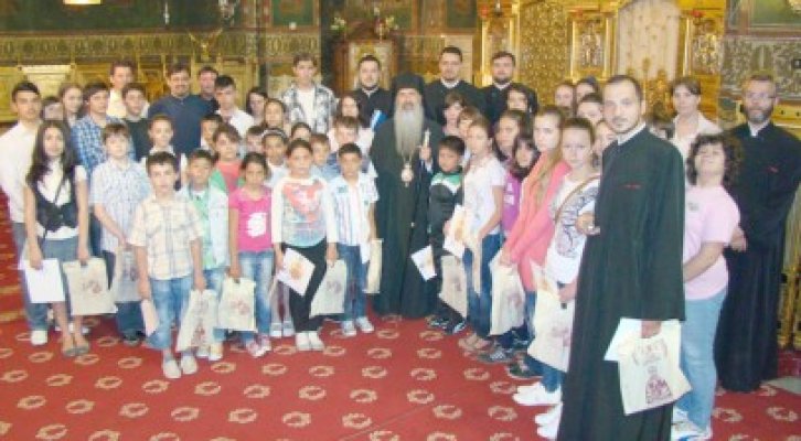 Elevii din Năvodari participă la faza naţională a concursului promovat de Patriarhia Română